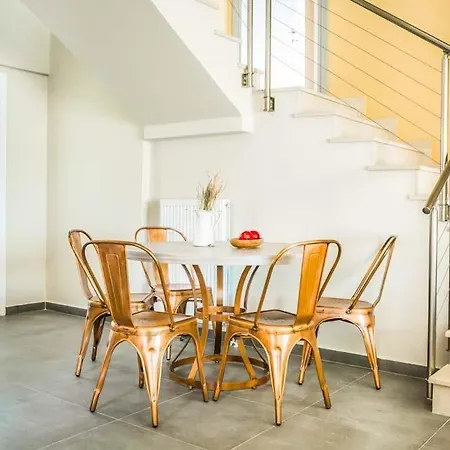 Βίλα Lourdata Sleeps 5 Pool Air Con Wifi